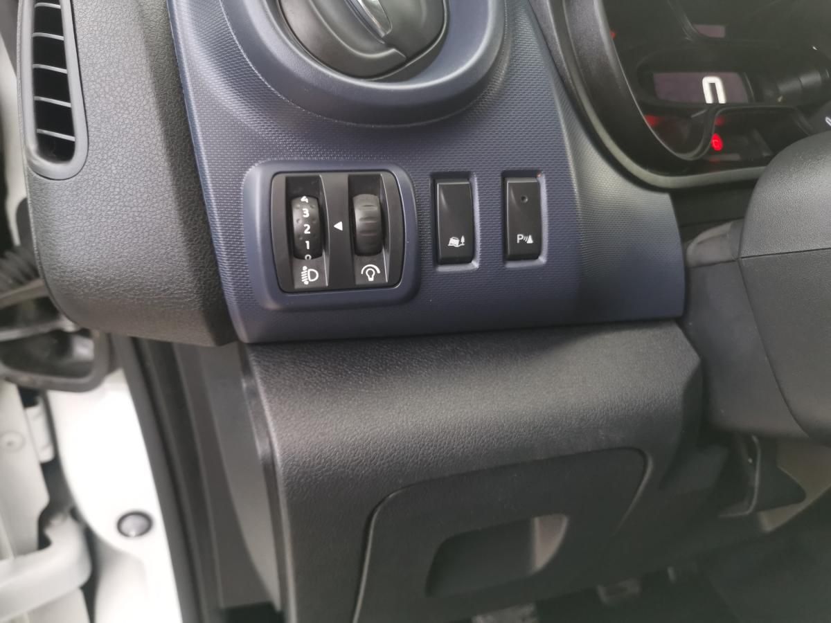 opel-vivaro-2016-diesel-1598cc