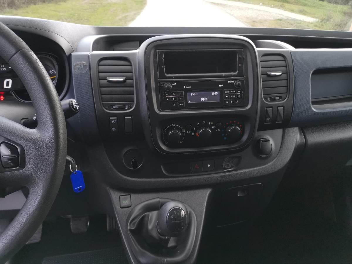 opel-vivaro-2016-diesel-1598cc