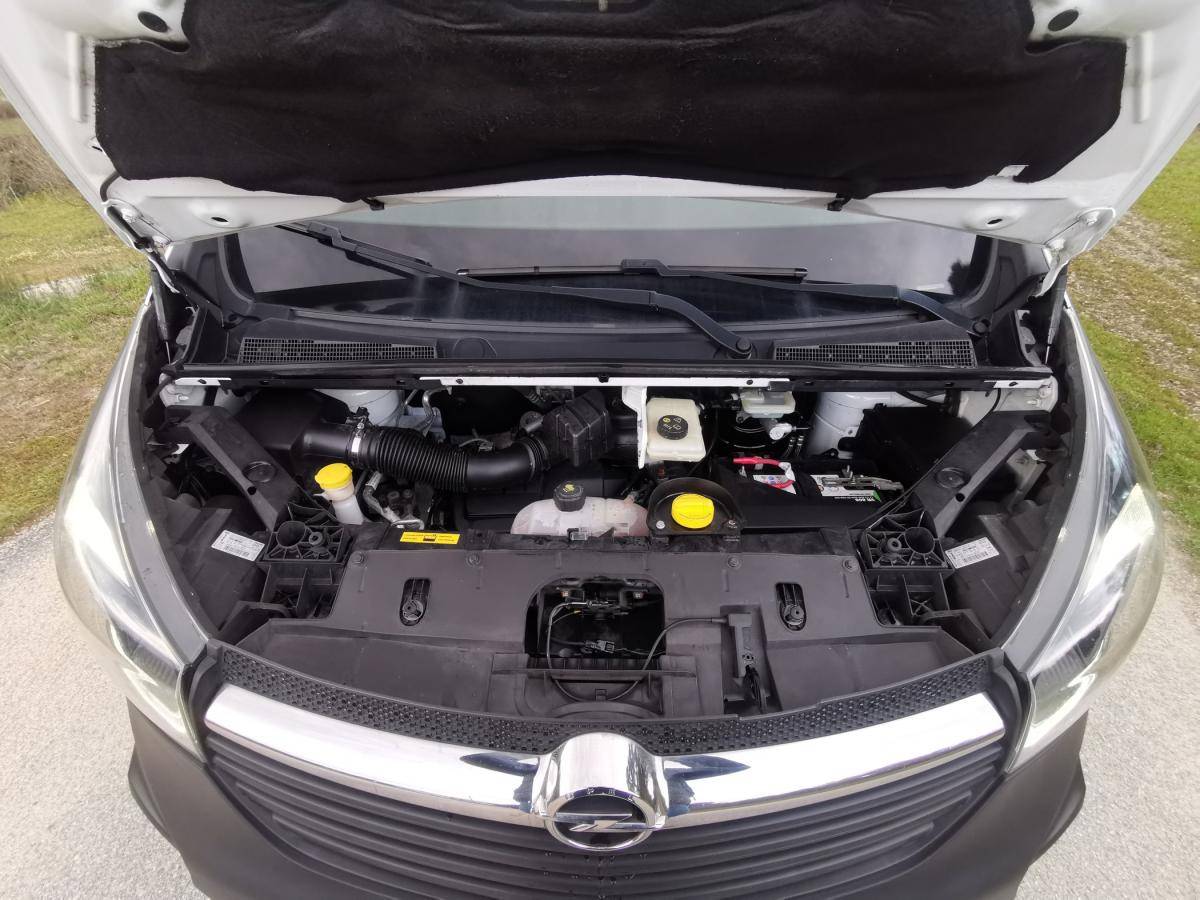 opel-vivaro-2016-diesel-1598cc
