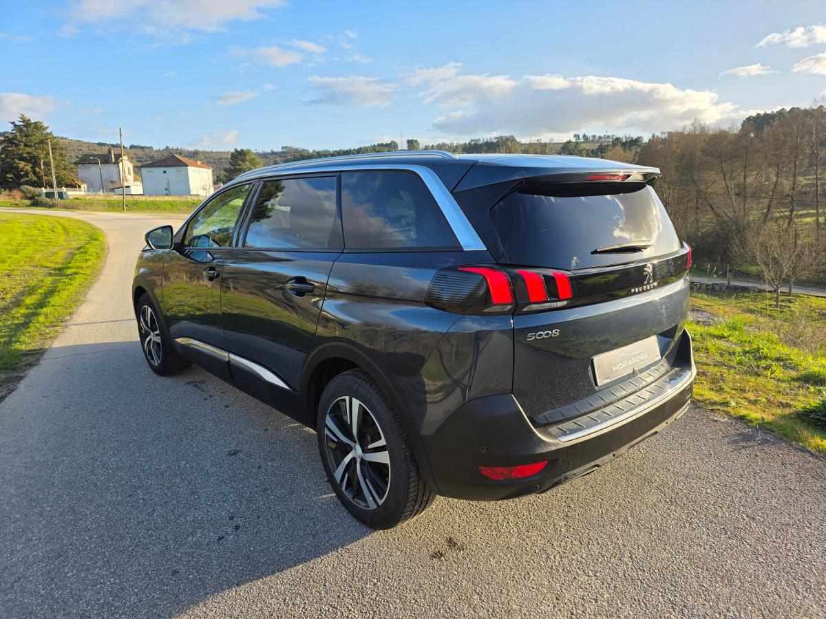 peugeot-5008-2018-diesel-1560cc