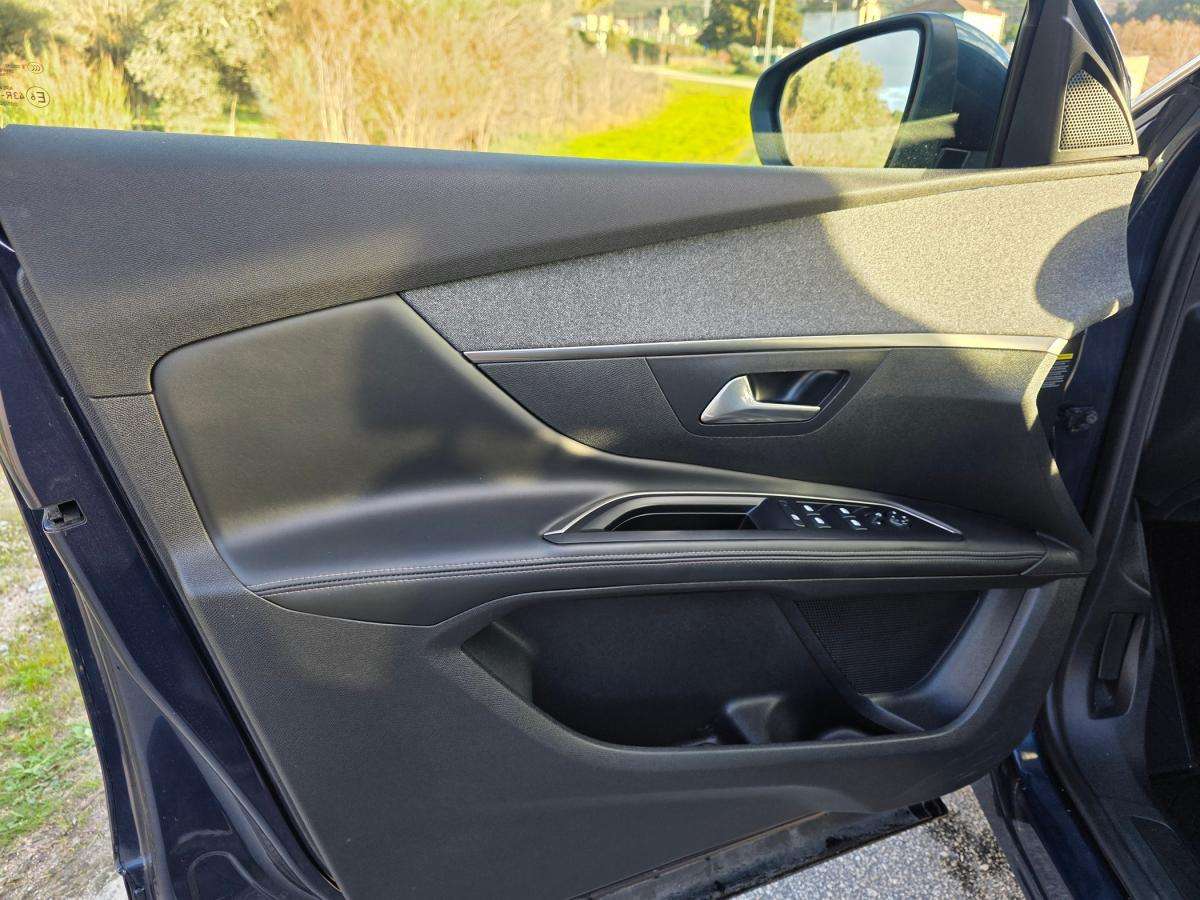 peugeot-5008-2018-diesel-1560cc