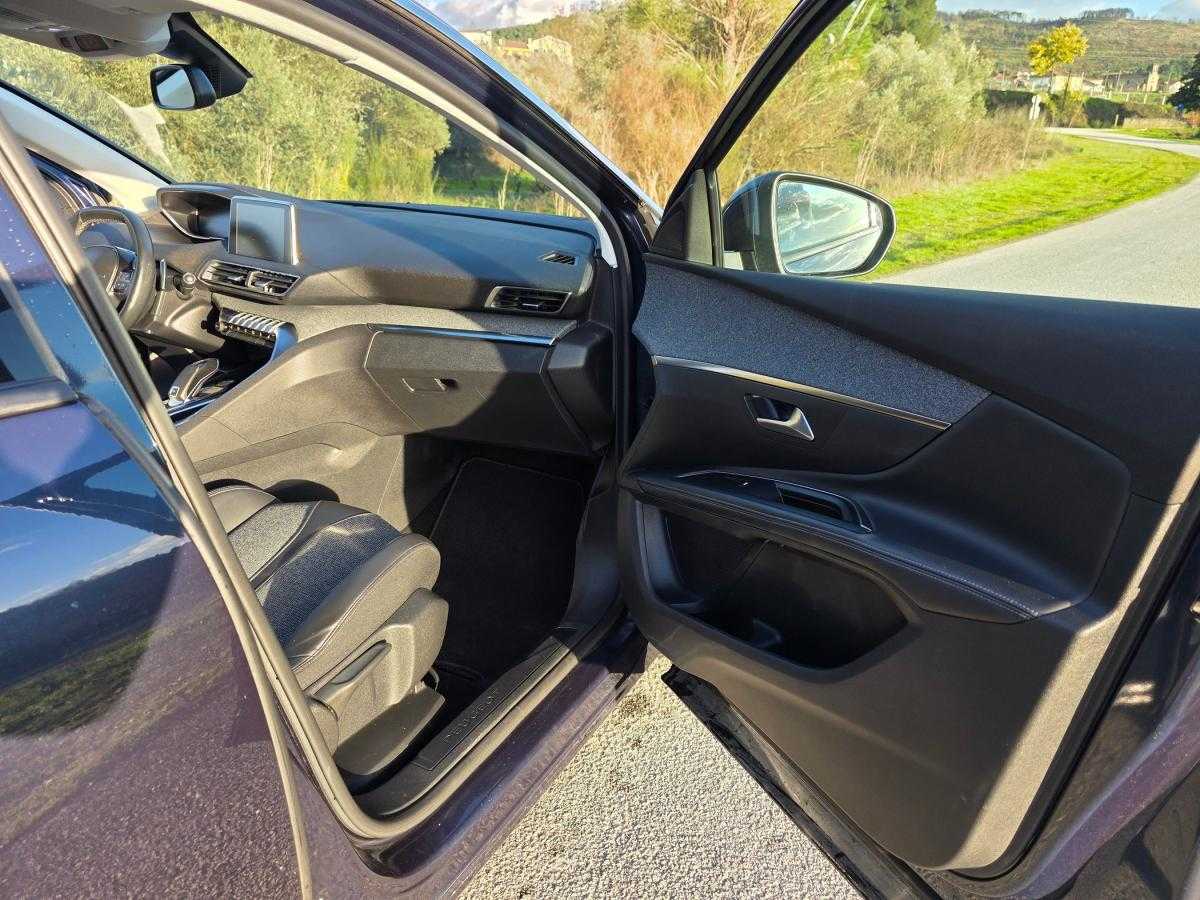 peugeot-5008-2018-diesel-1560cc