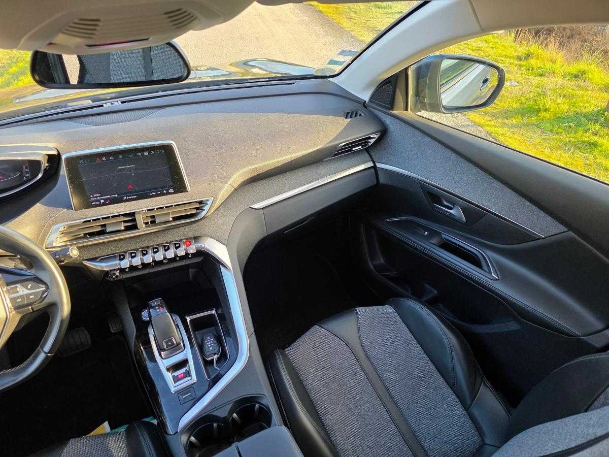 peugeot-5008-2018-diesel-1560cc