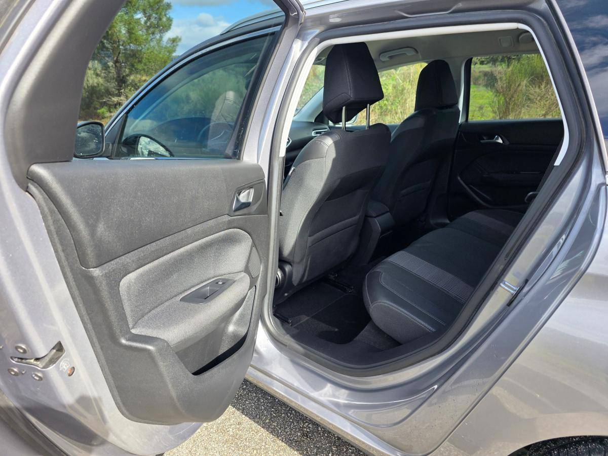 peugeot-308-sw-2017-diesel-1560cc