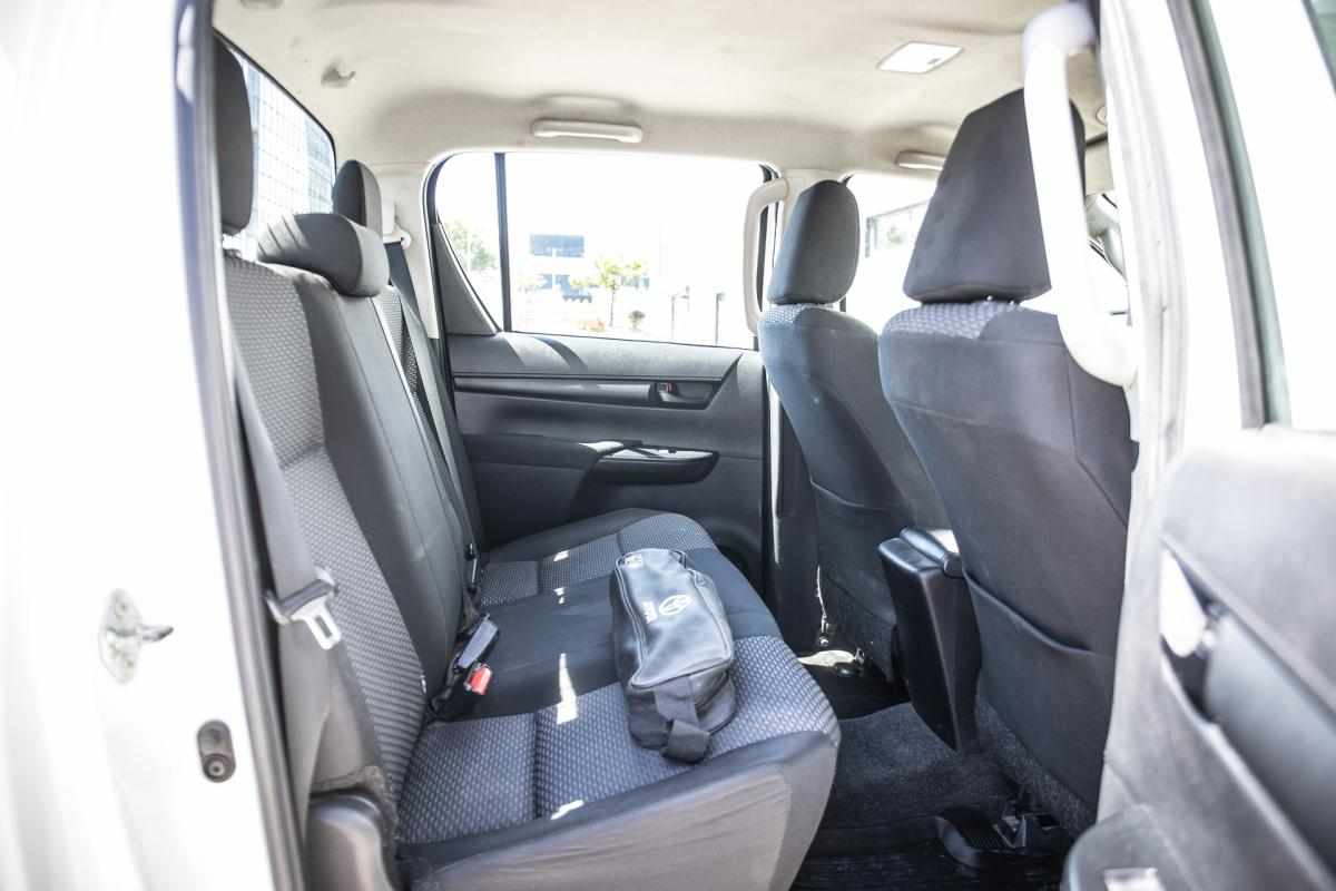 toyota-hilux-2-4-4wd-2022-diesel-2393cc