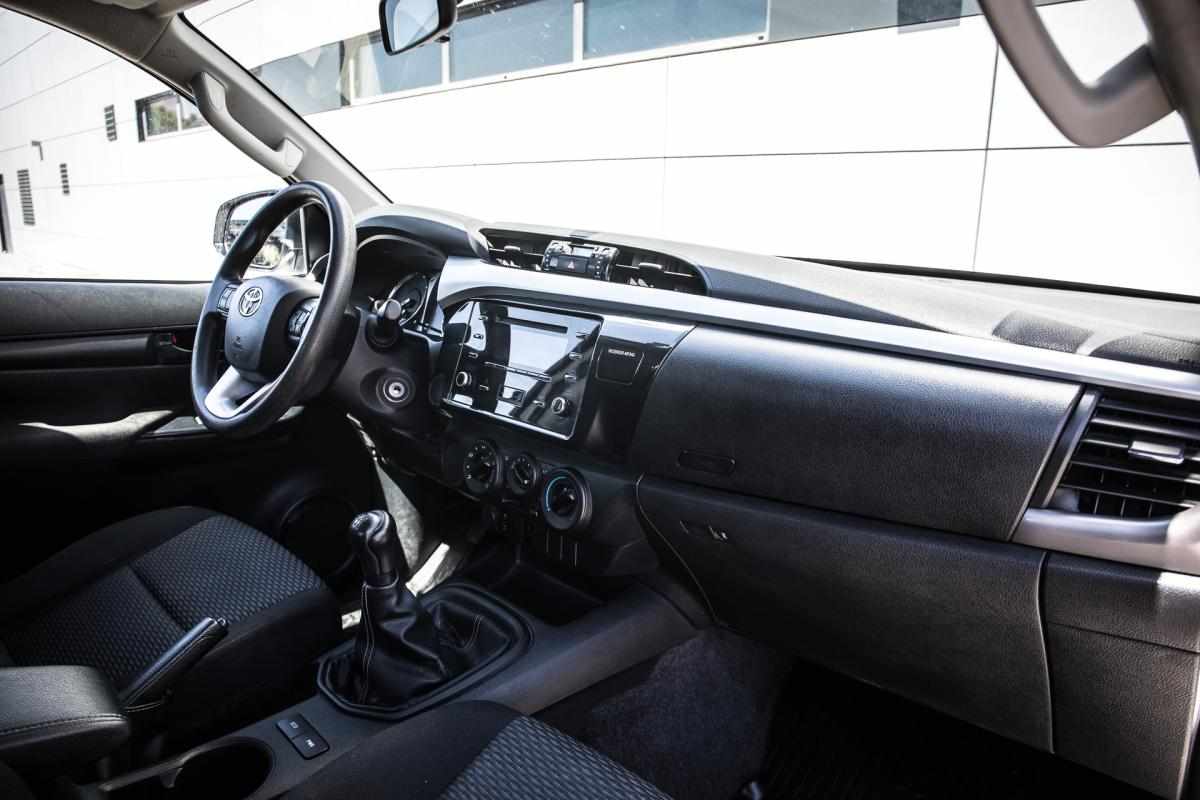 toyota-hilux-2-4-4wd-2022-diesel-2393cc