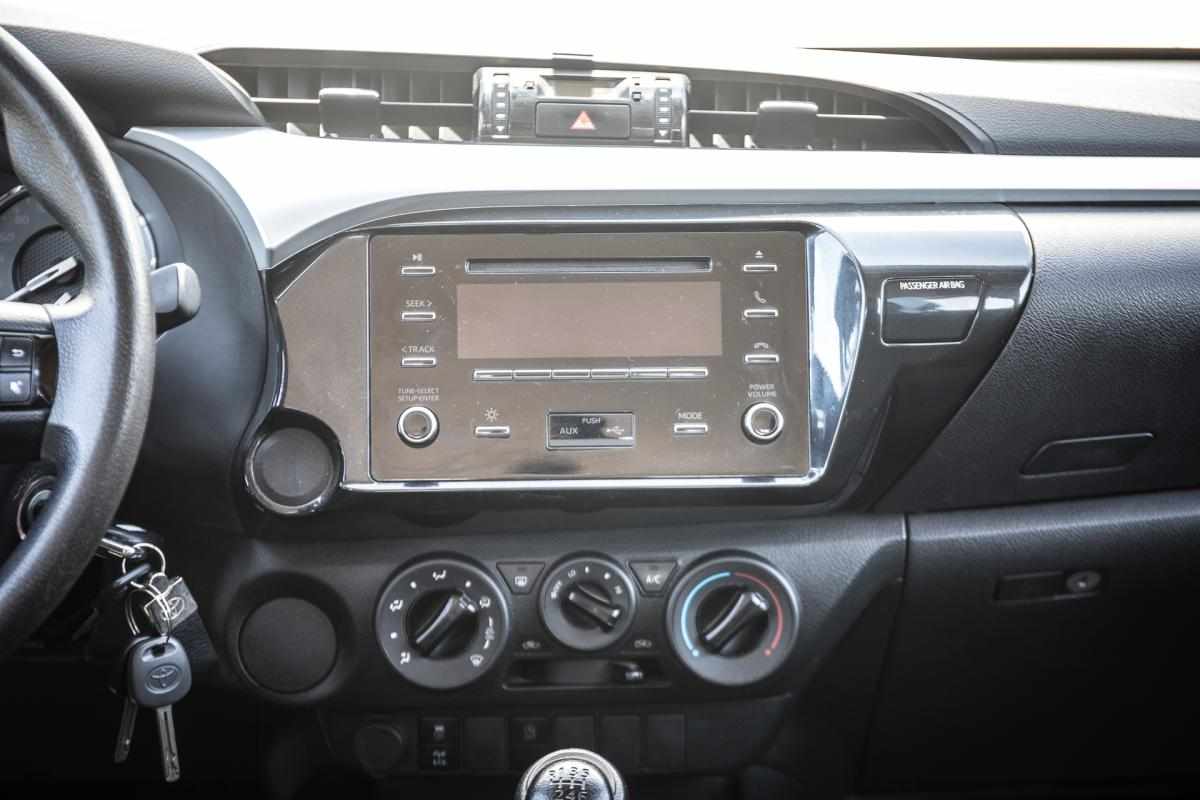 toyota-hilux-2-4-4wd-2022-diesel-2393cc