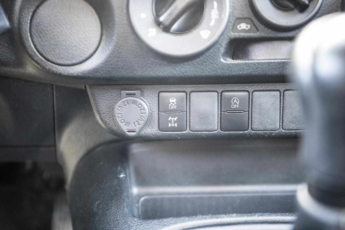 toyota-hilux-2-4-4wd-2022-diesel-2393cc