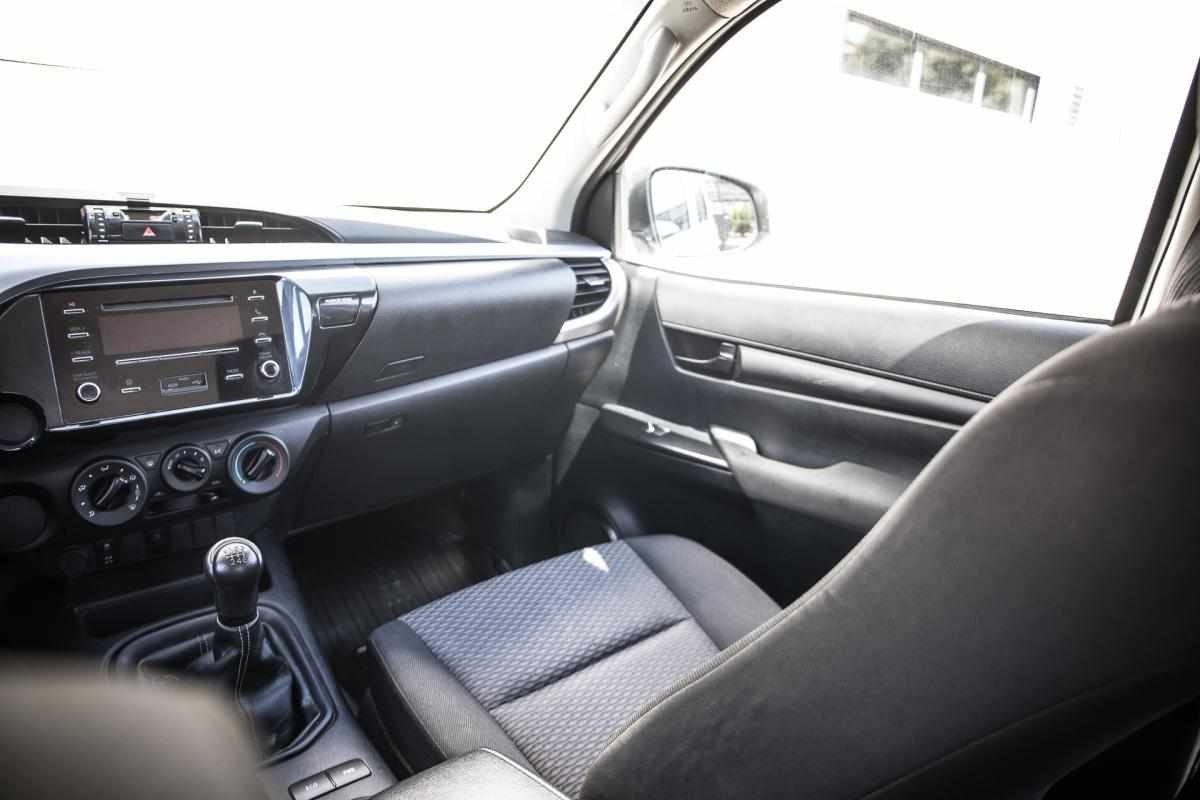 toyota-hilux-2-4-4wd-2022-diesel-2393cc