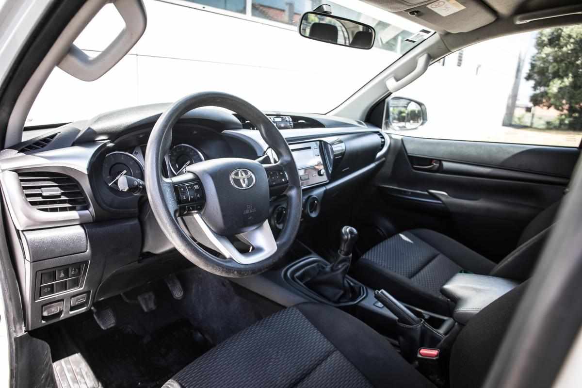 toyota-hilux-2-4-4wd-2022-diesel-2393cc