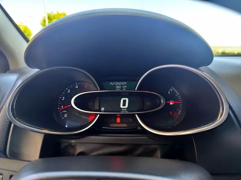 renault-clio-sport-tourer-2018-diesel-1461cc