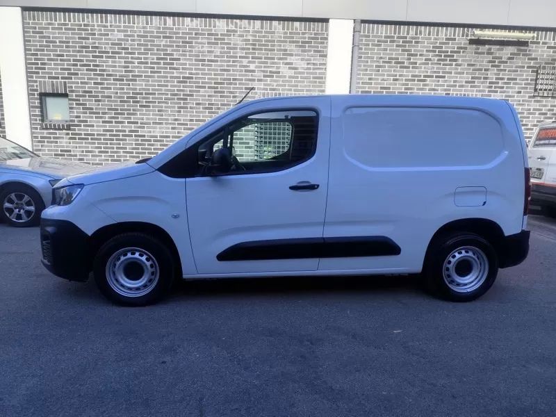 peugeot-partner-2022-diesel-1500cc