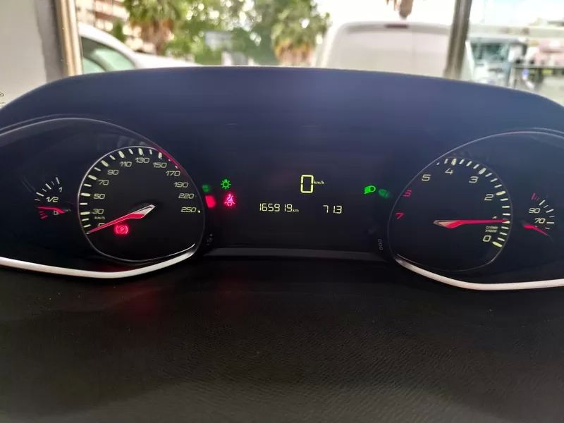 peugeot-308-2014-gasolina-1199cc