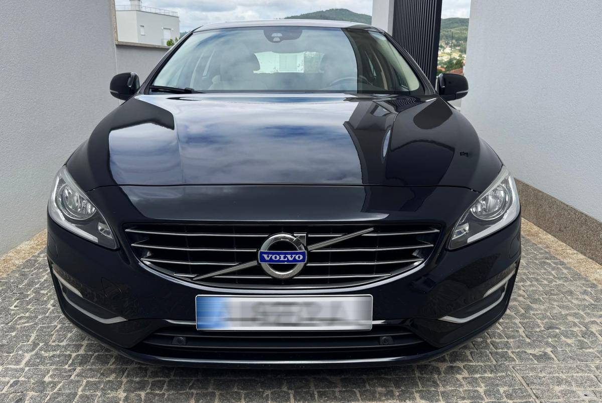 volvo-v60-2015-hibrido-a-diesel-2400cc