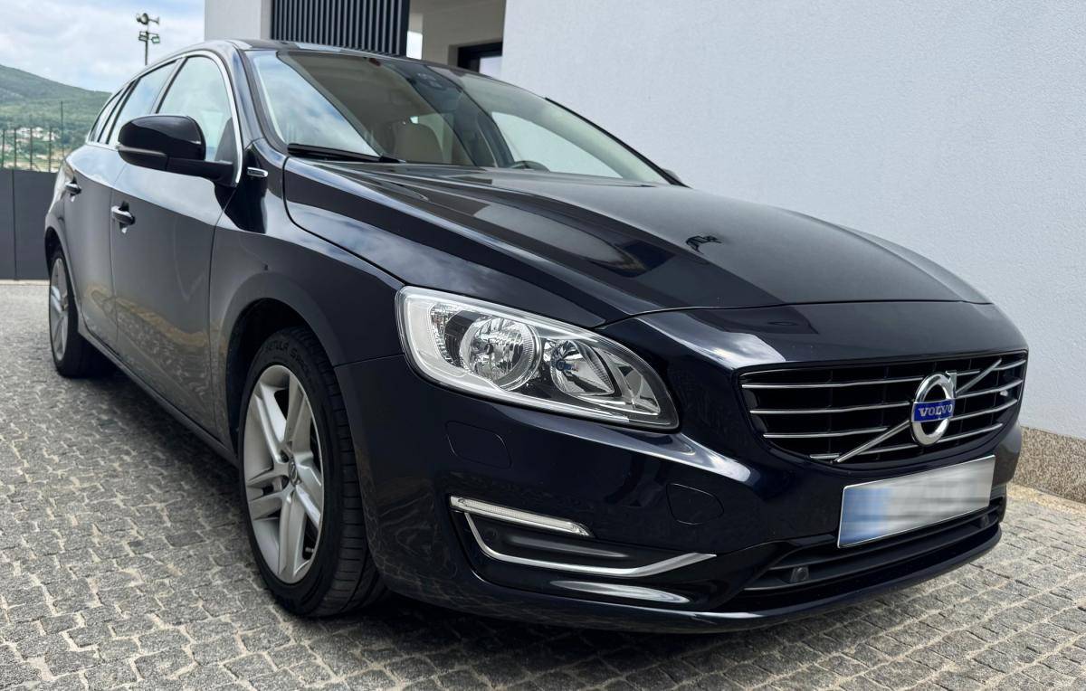 volvo-v60-2015-hibrido-a-diesel-2400cc