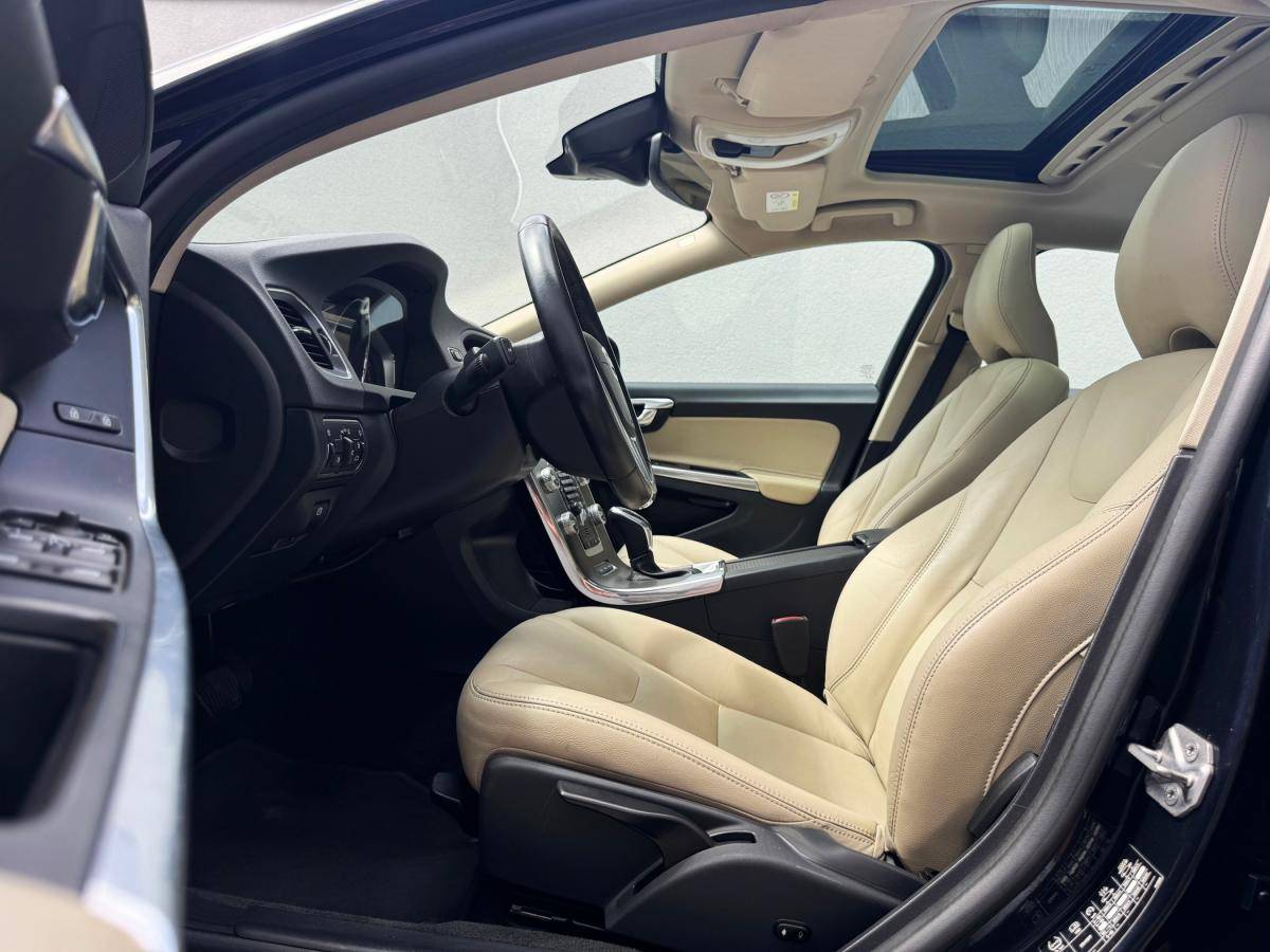 volvo-v60-2015-hibrido-a-diesel-2400cc
