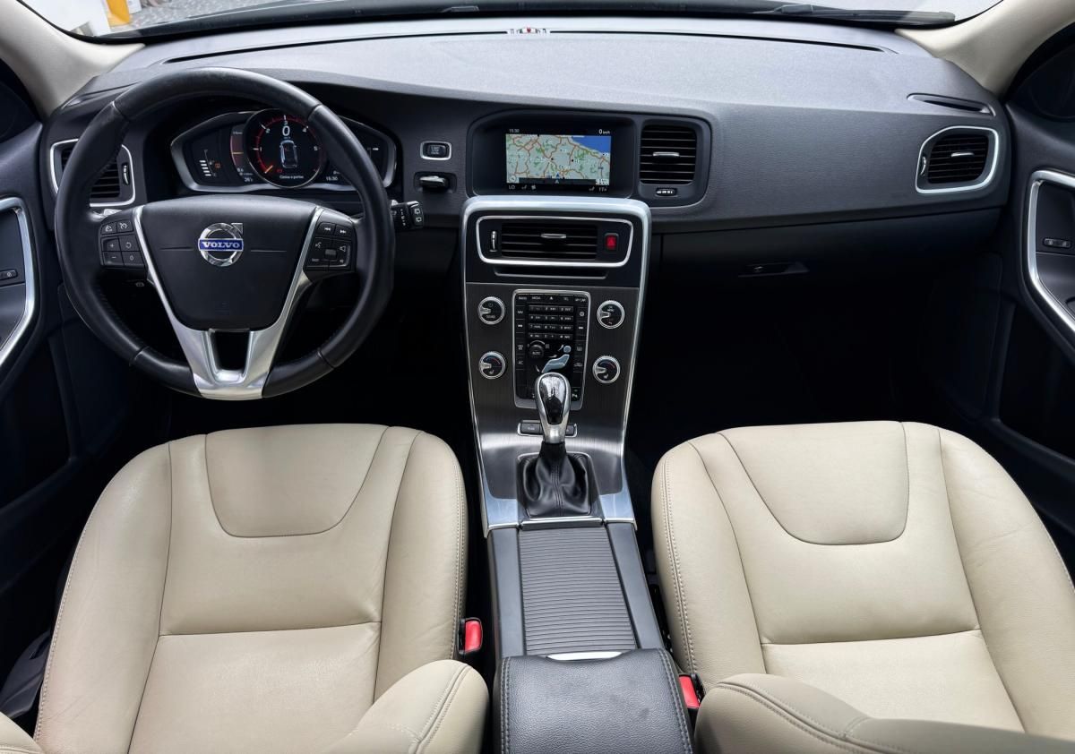 volvo-v60-2015-hibrido-a-diesel-2400cc