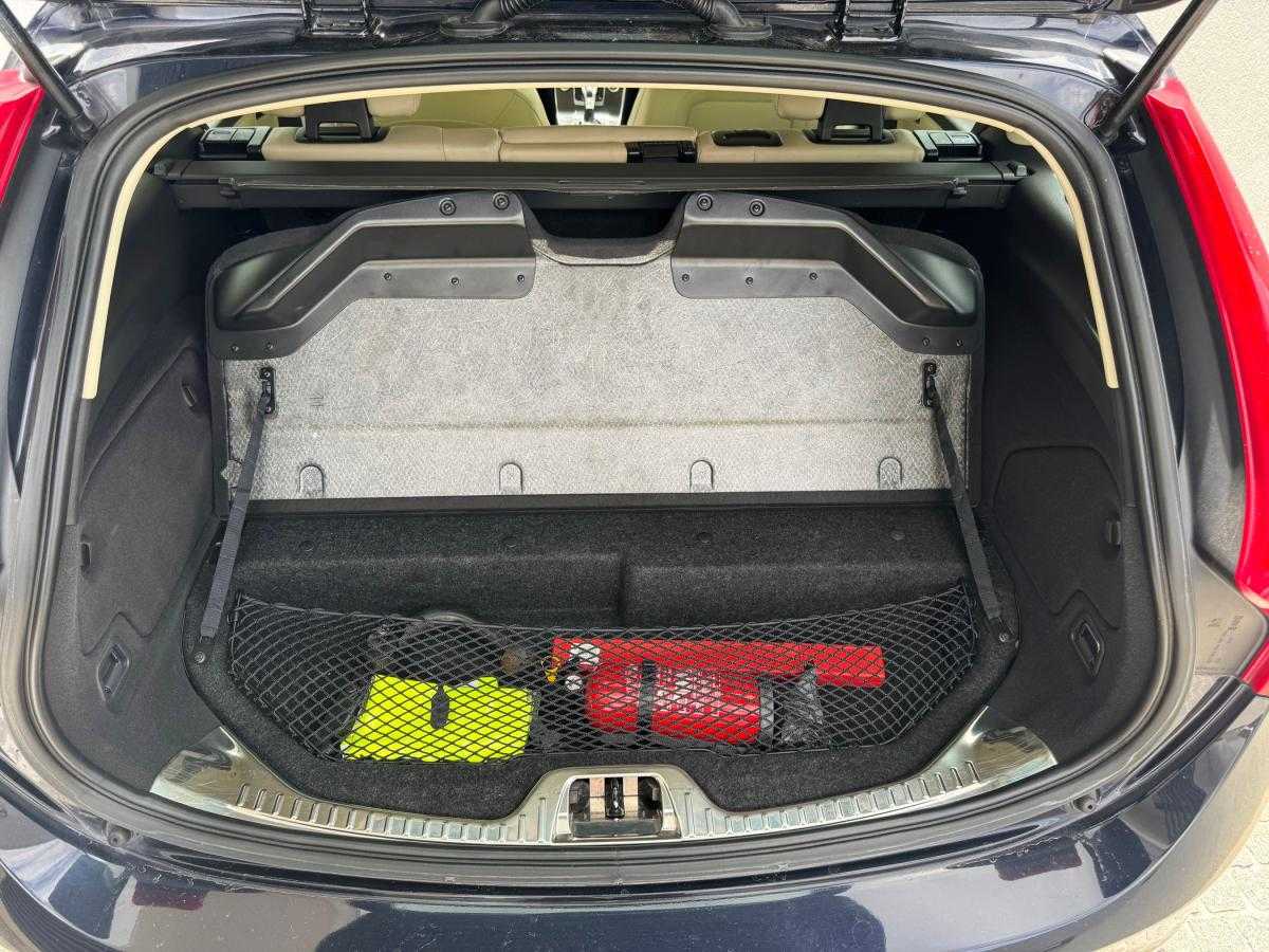 volvo-v60-2015-hibrido-a-diesel-2400cc