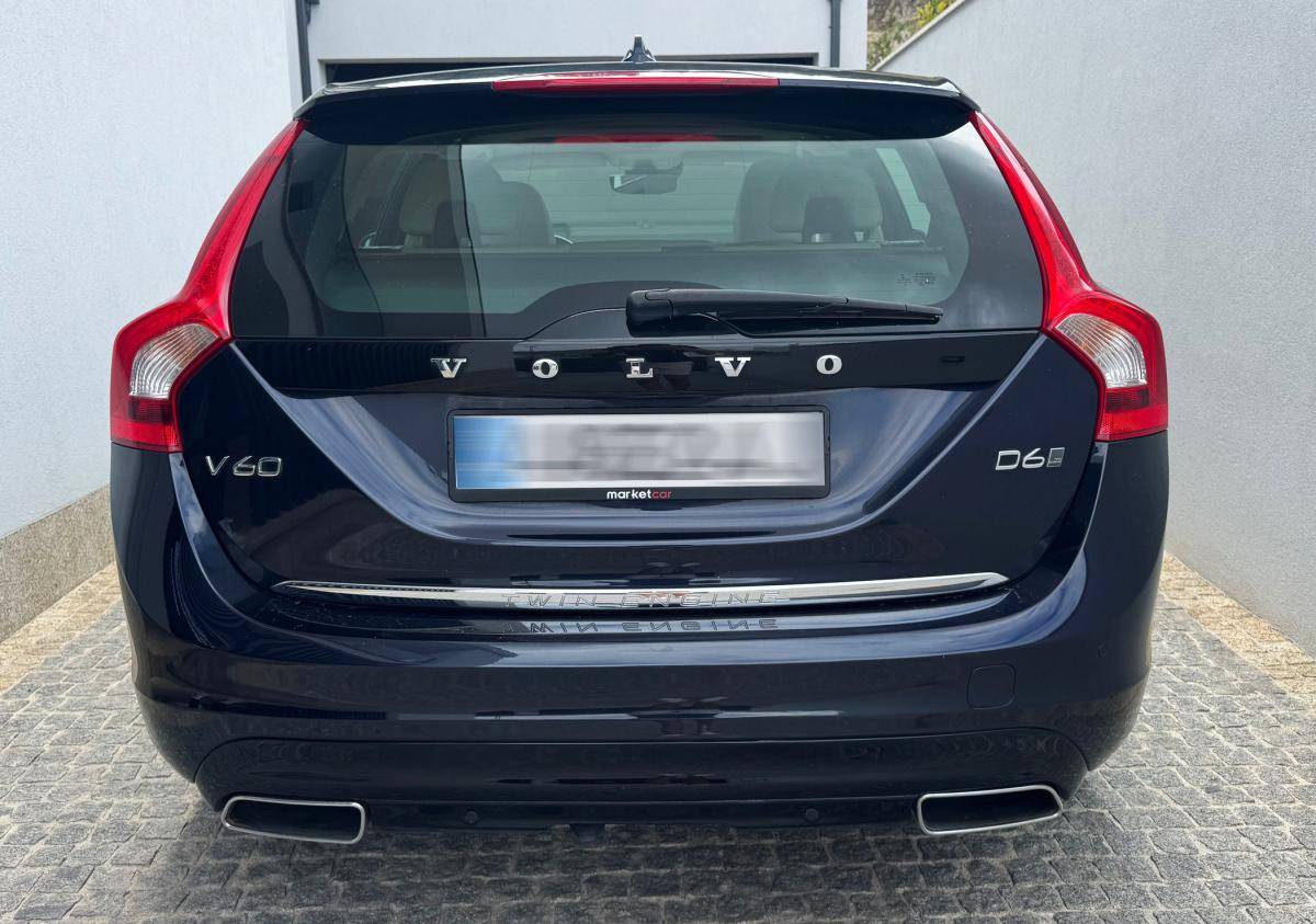 volvo-v60-2015-hibrido-a-diesel-2400cc