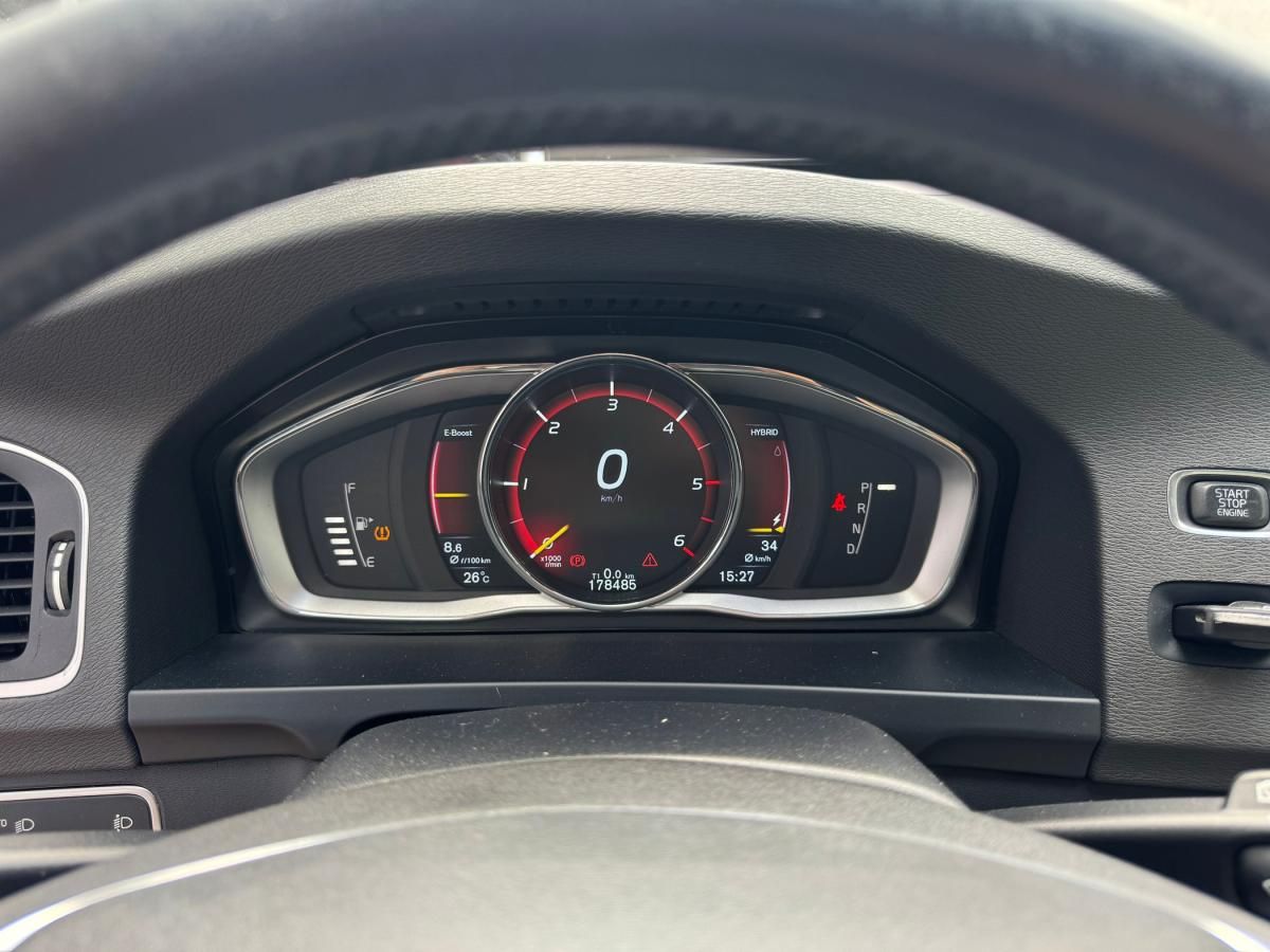 volvo-v60-2015-hibrido-a-diesel-2400cc