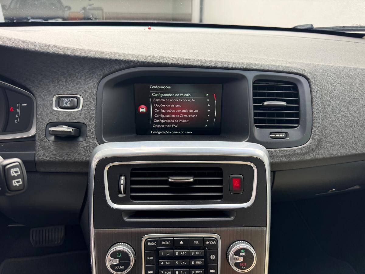 volvo-v60-2015-hibrido-a-diesel-2400cc