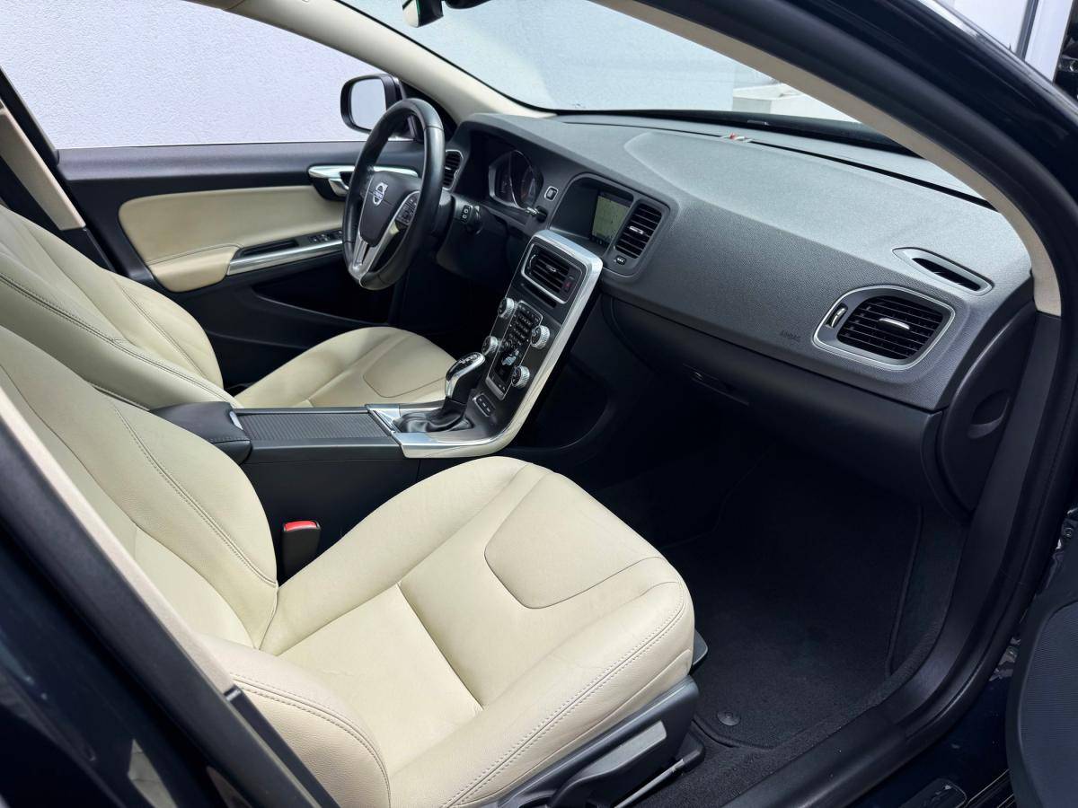 volvo-v60-2015-hibrido-a-diesel-2400cc