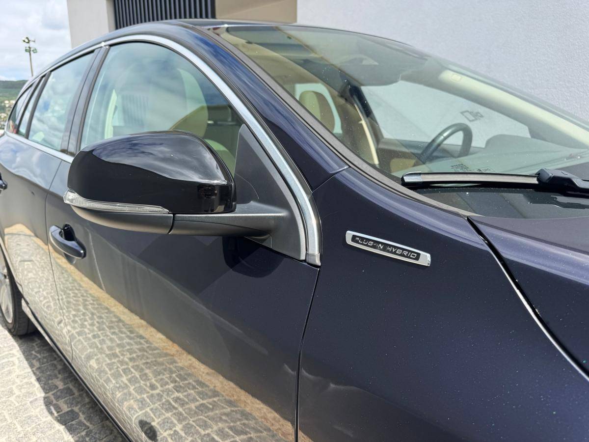 volvo-v60-2015-hibrido-a-diesel-2400cc