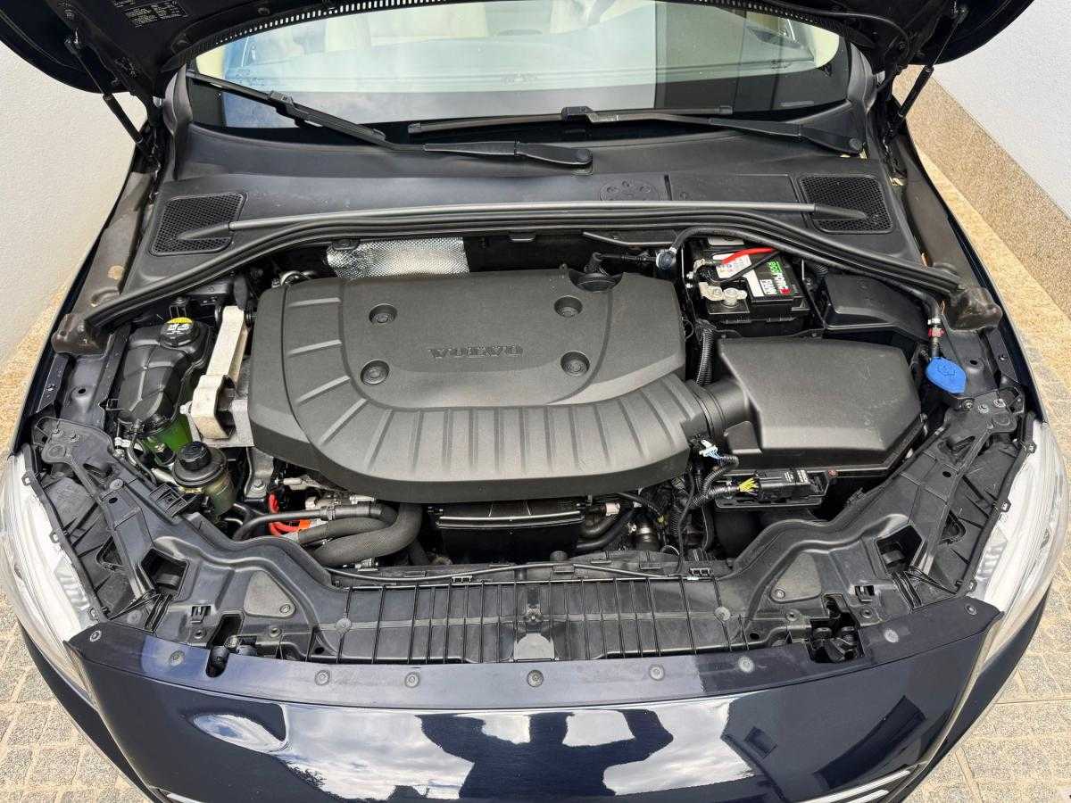 volvo-v60-2015-hibrido-a-diesel-2400cc