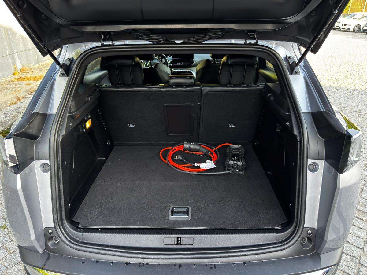 peugeot-3008-2023-hibrido-a-gasolina-1598cc