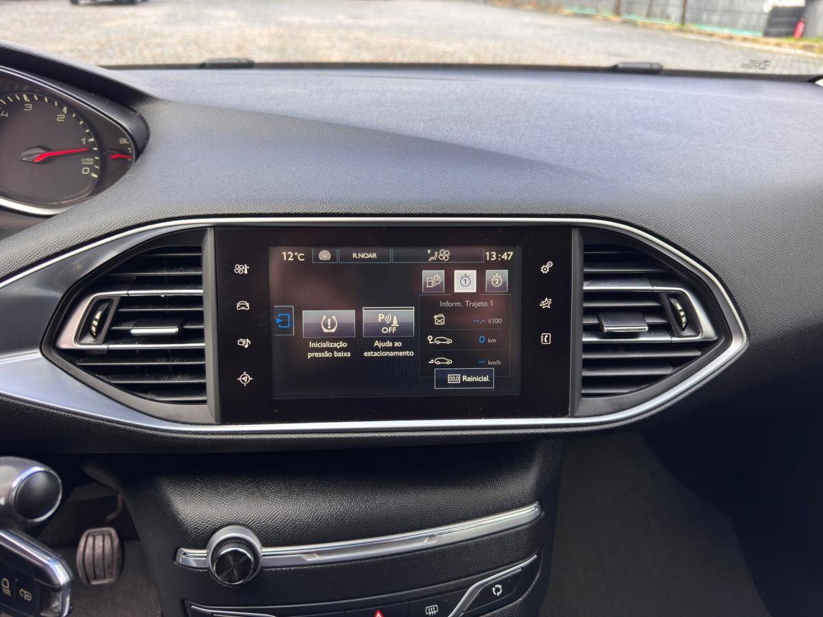 peugeot-308-sw-2015-diesel-1560cc