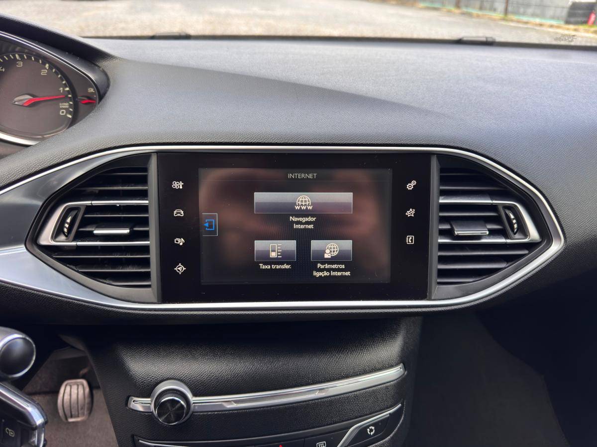peugeot-308-sw-2015-diesel-1560cc