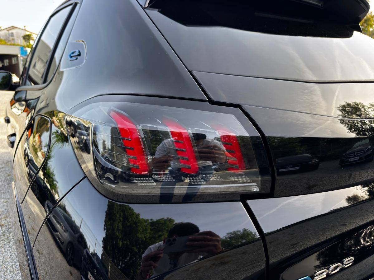 peugeot-208-2023-eletrico-0cc