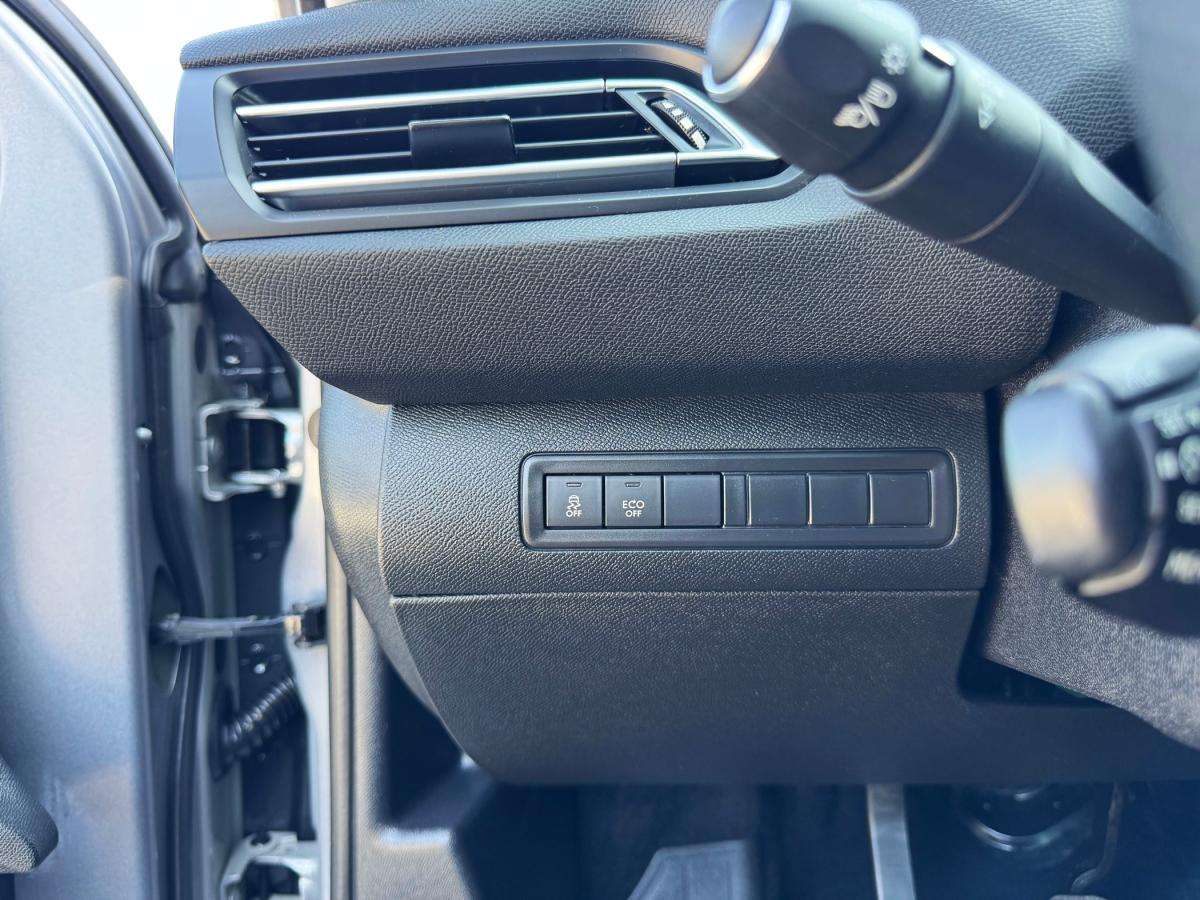 peugeot-308-2015-gasolina-1199cc