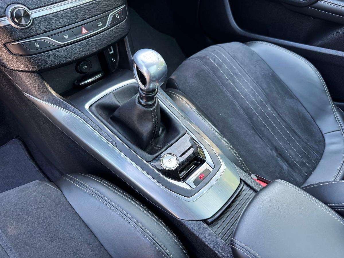 peugeot-308-2015-gasolina-1199cc