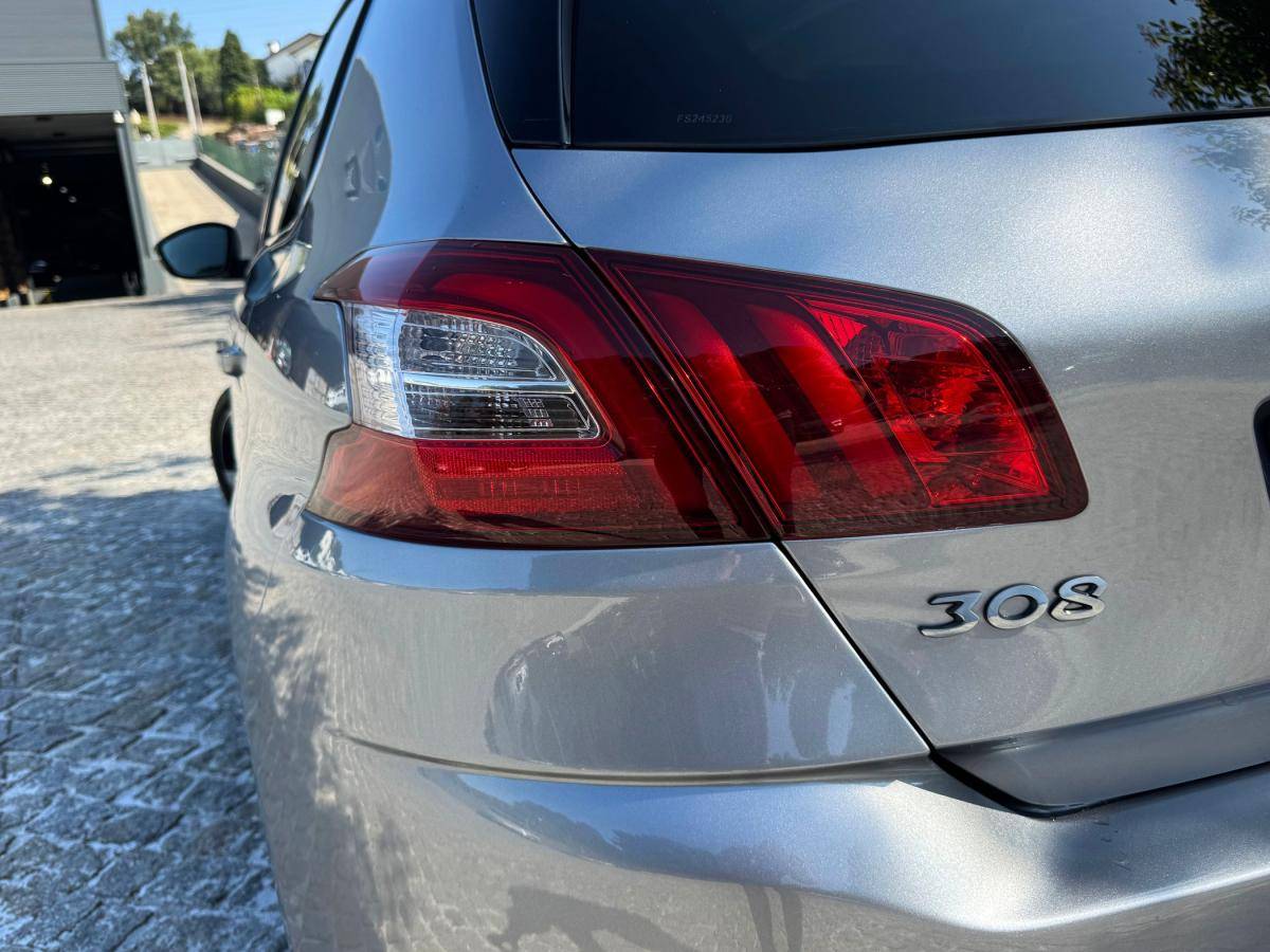 peugeot-308-2015-gasolina-1199cc