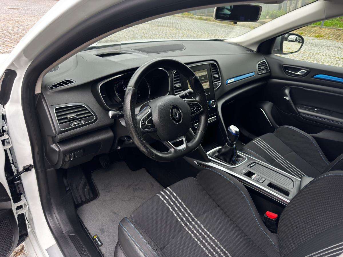 renault-megane-sport-tourer-2020-diesel-1461cc
