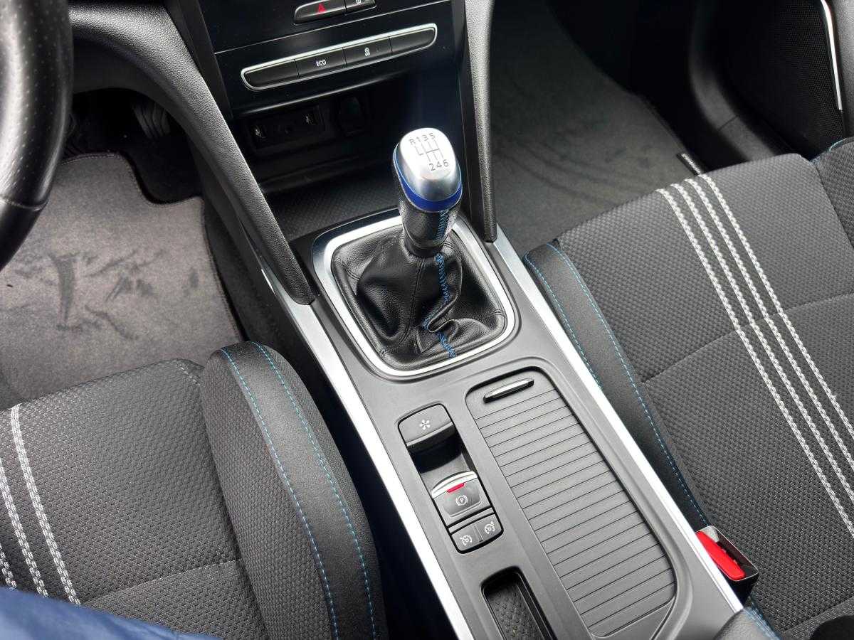 renault-megane-sport-tourer-2020-diesel-1461cc
