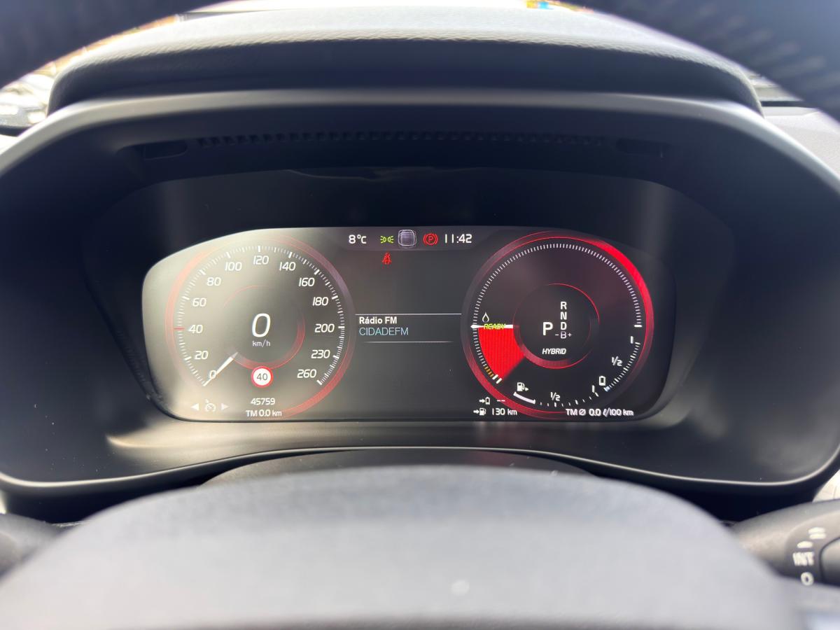 volvo-xc40-2021-hibrido-a-gasolina-1477cc