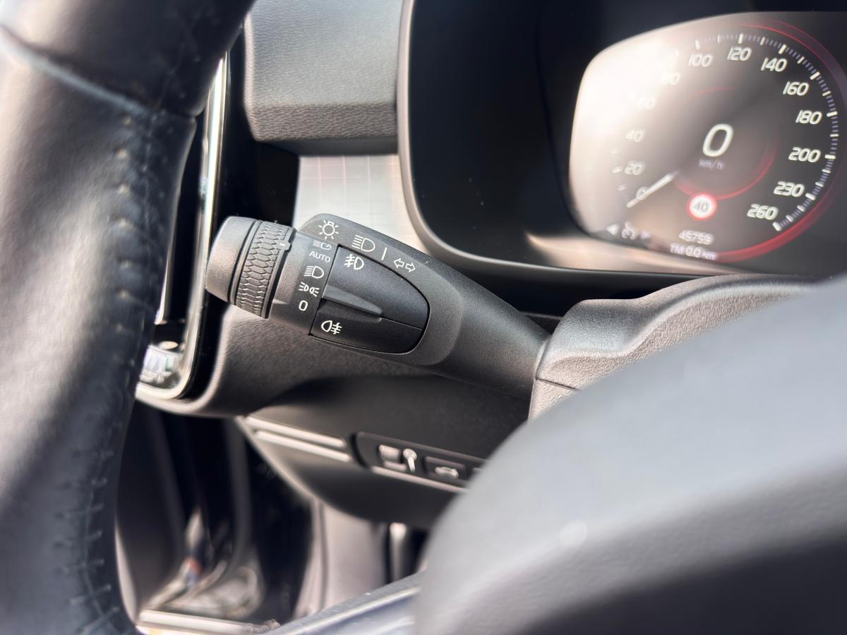 volvo-xc40-2021-hibrido-a-gasolina-1477cc