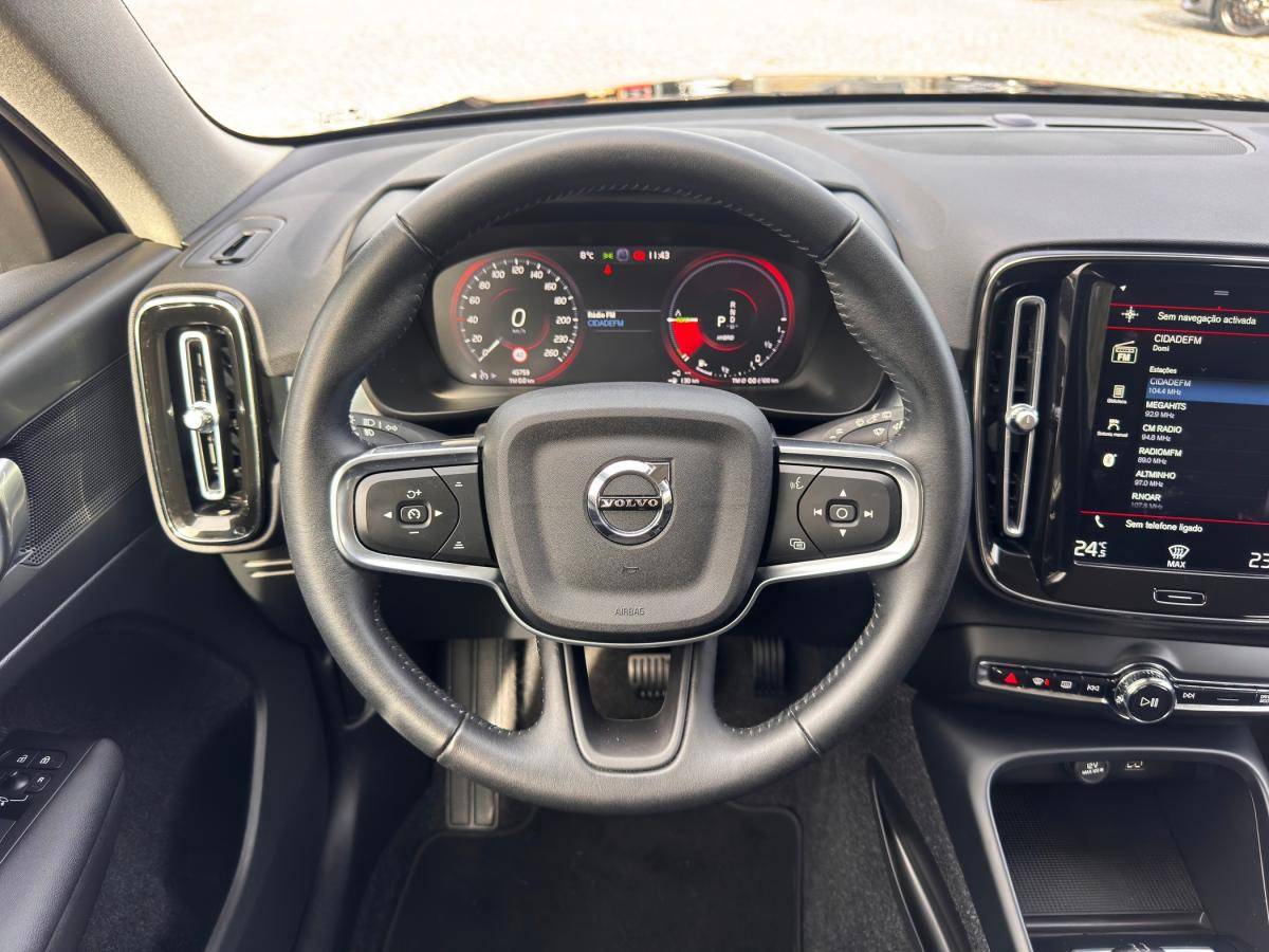volvo-xc40-2021-hibrido-a-gasolina-1477cc