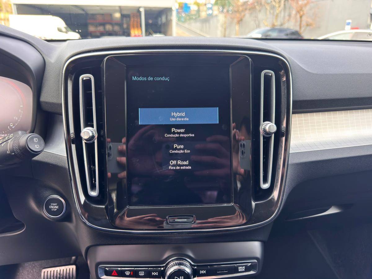 volvo-xc40-2021-hibrido-a-gasolina-1477cc