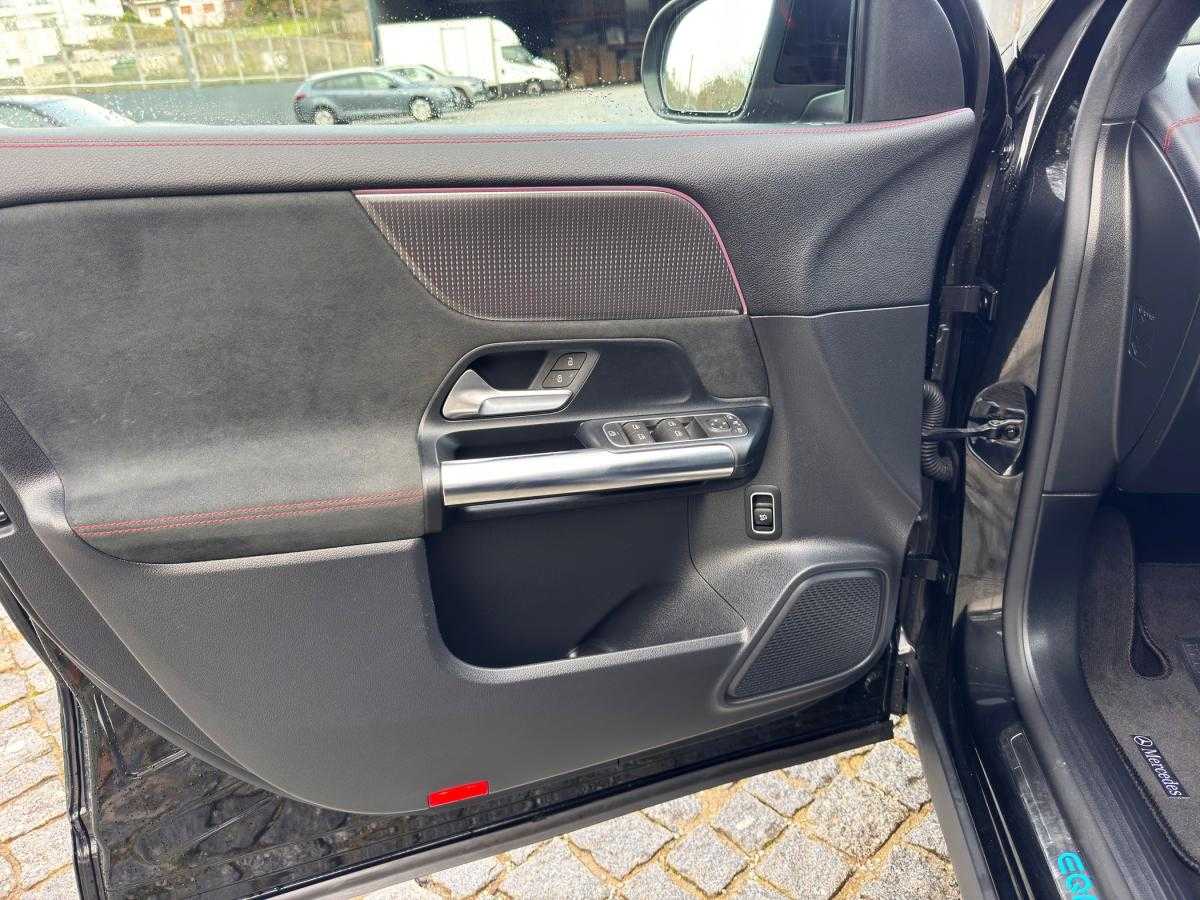 mercedes-benz-eqa-2022-eletrico-0cc