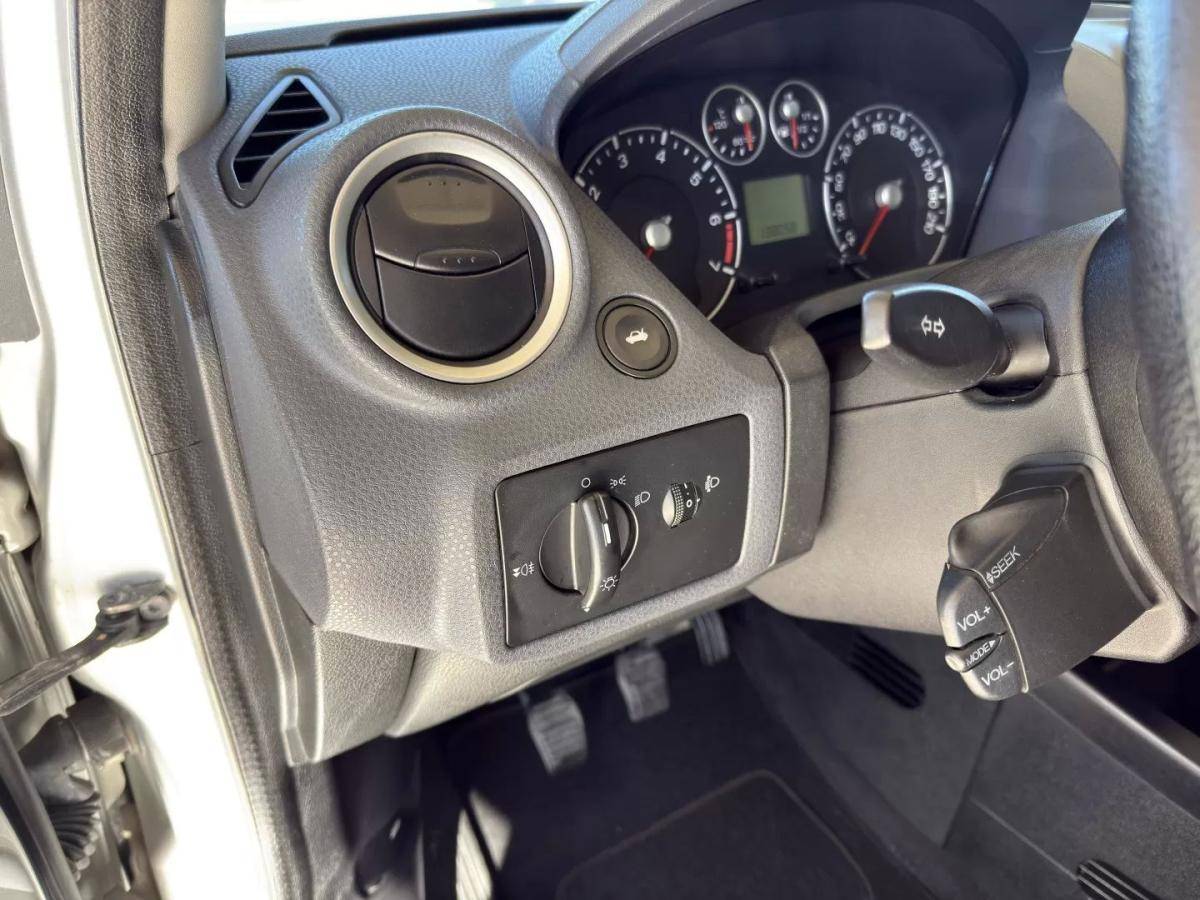 ford-fiesta-2006-gasolina-1242cc