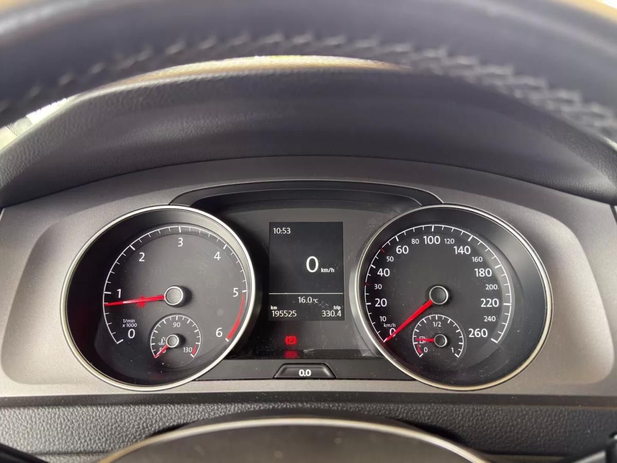 volkswagen-golf-2015-diesel-1598cc