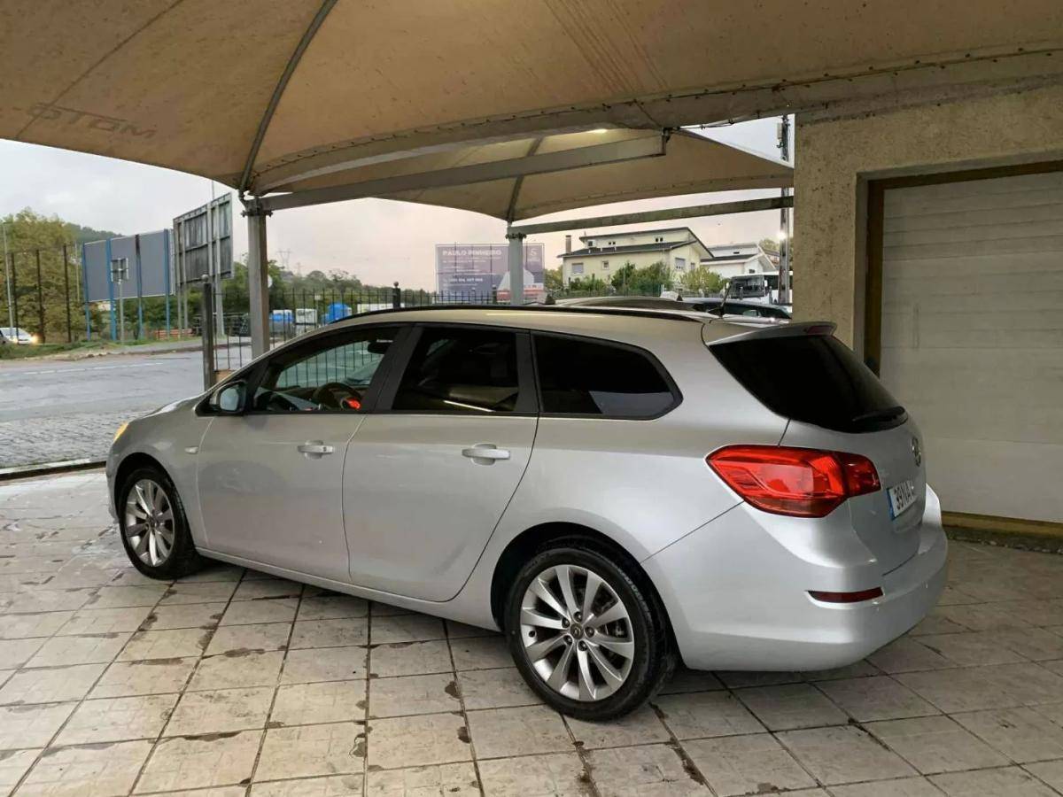 opel-astra-sport-tourer-2012-diesel-1248cc