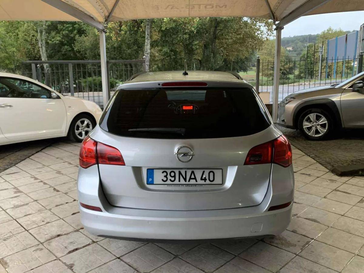 opel-astra-sport-tourer-2012-diesel-1248cc