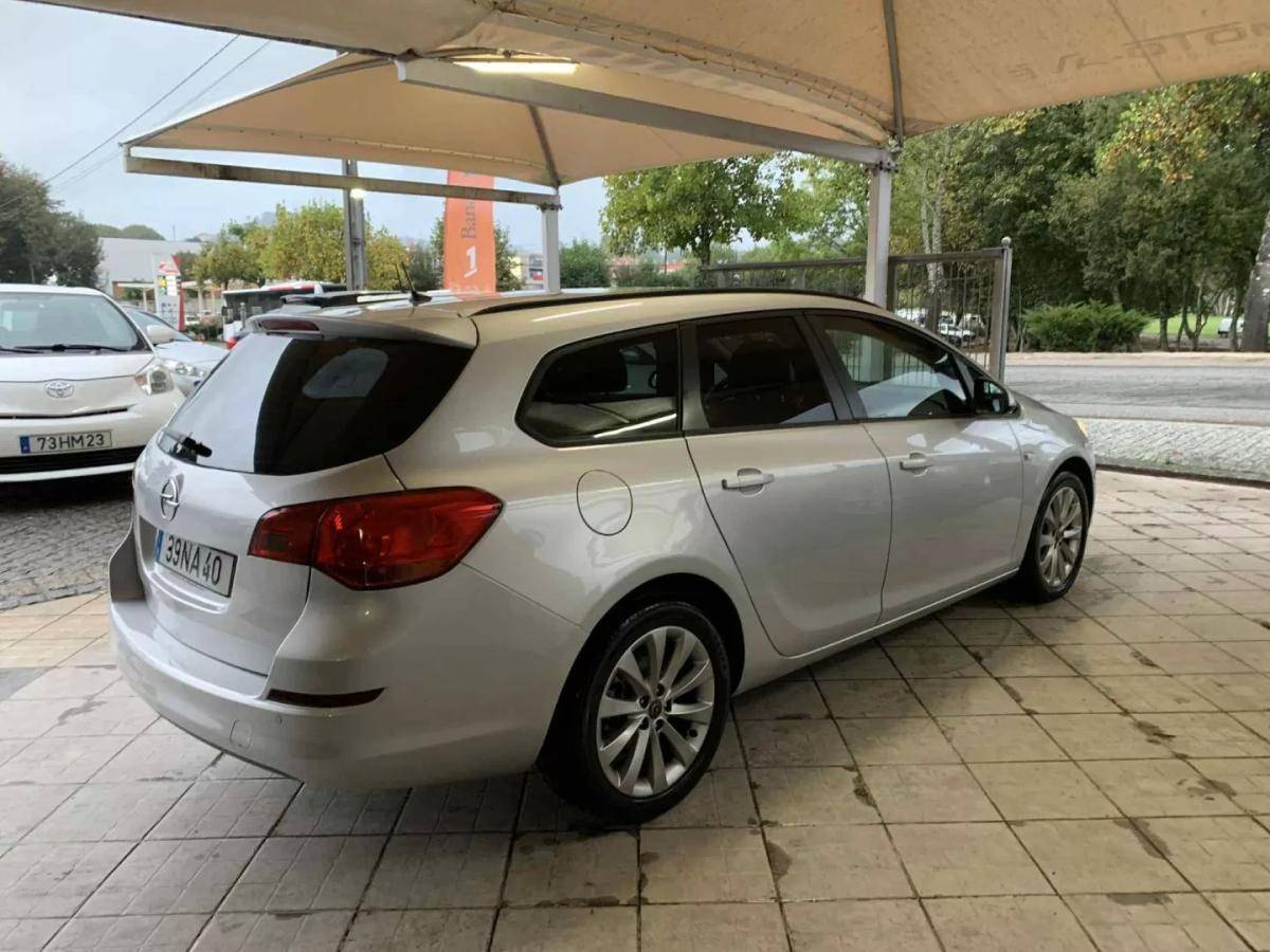 opel-astra-sport-tourer-2012-diesel-1248cc