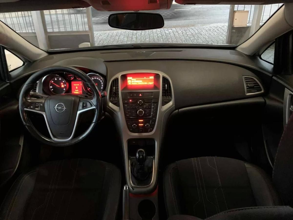 opel-astra-sport-tourer-2012-diesel-1248cc