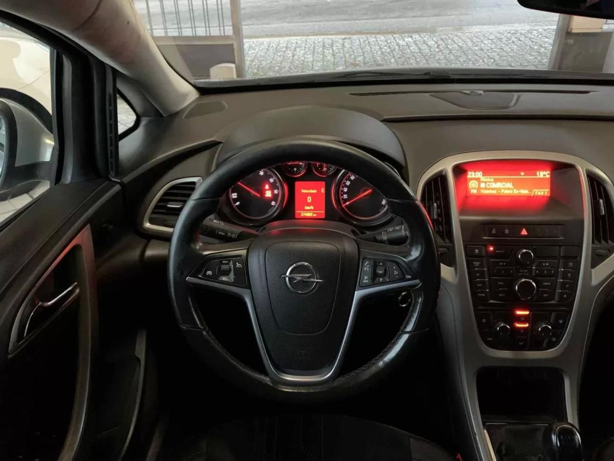 opel-astra-sport-tourer-2012-diesel-1248cc