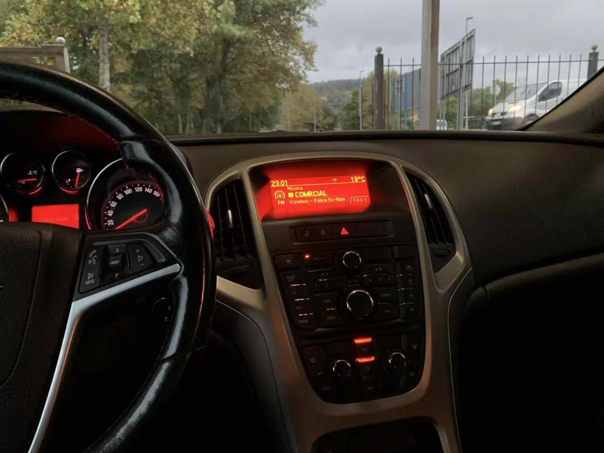 opel-astra-sport-tourer-2012-diesel-1248cc